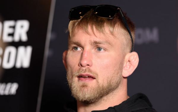 Александр Густафссон проиграл Фабрисио Вердуму на турнире UFC on ESPN 14 и сделал заявление